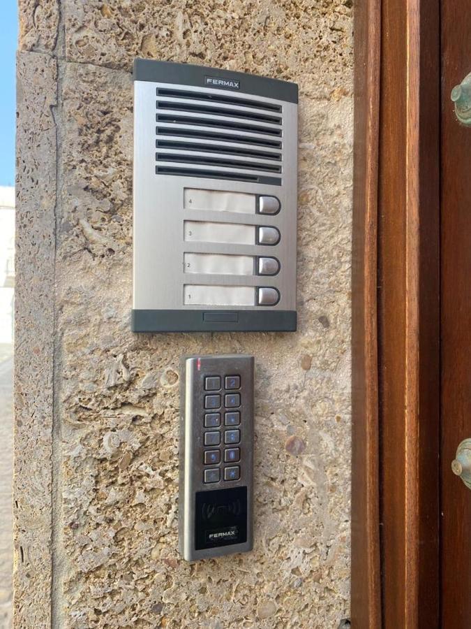 Con Terraza,a 100m Playa Costilla Y Frente Al Castillo *